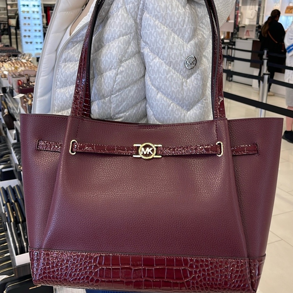 MICHAEL KORS
Reed Lg Leather Belted Satchel Shoulder Handbag 
Oxblood Crocodile - Picture 11 of 16